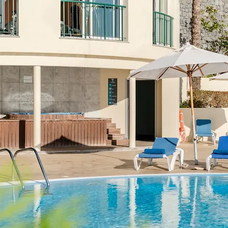 Formosa Iii By An Island 丰沙尔